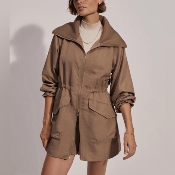 Varley Size L Alison Jacket Tan Shimmer Twill Mid Length.